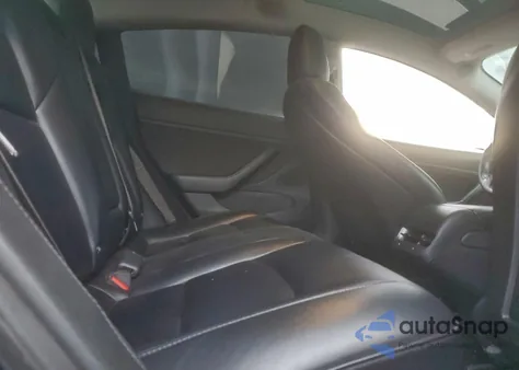 2018 Tesla Model 3 from USA, damaged, VIN 5YJ3E1EB4JF088469